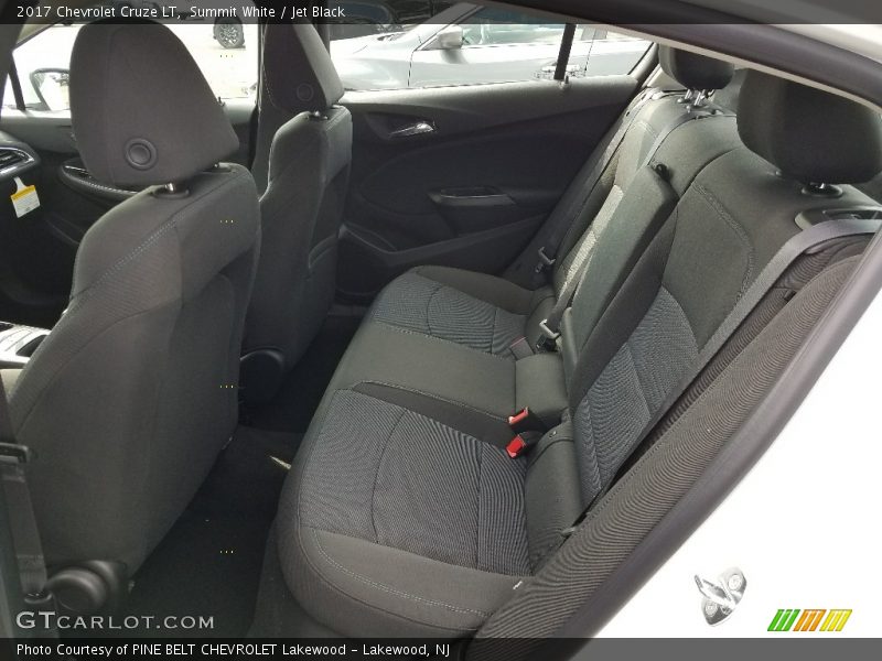 Summit White / Jet Black 2017 Chevrolet Cruze LT