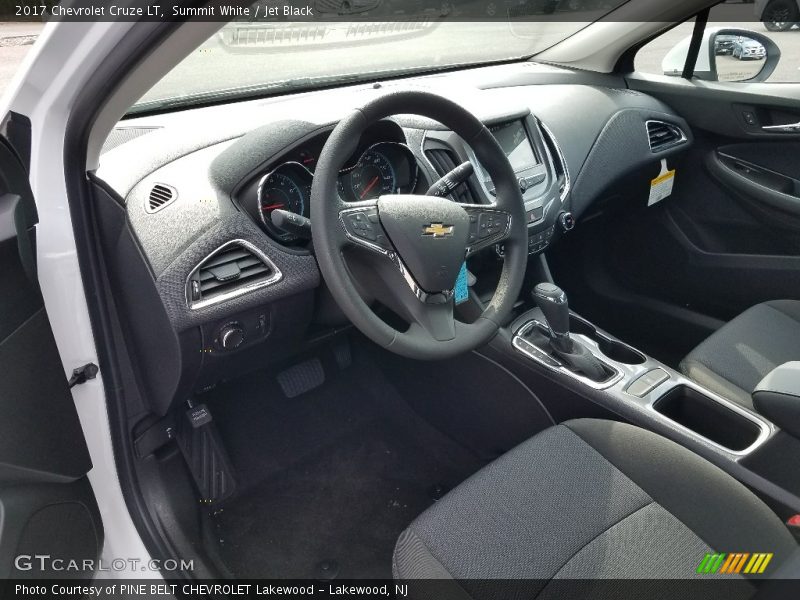 Summit White / Jet Black 2017 Chevrolet Cruze LT