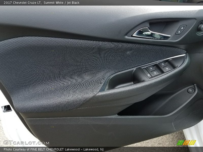 Summit White / Jet Black 2017 Chevrolet Cruze LT