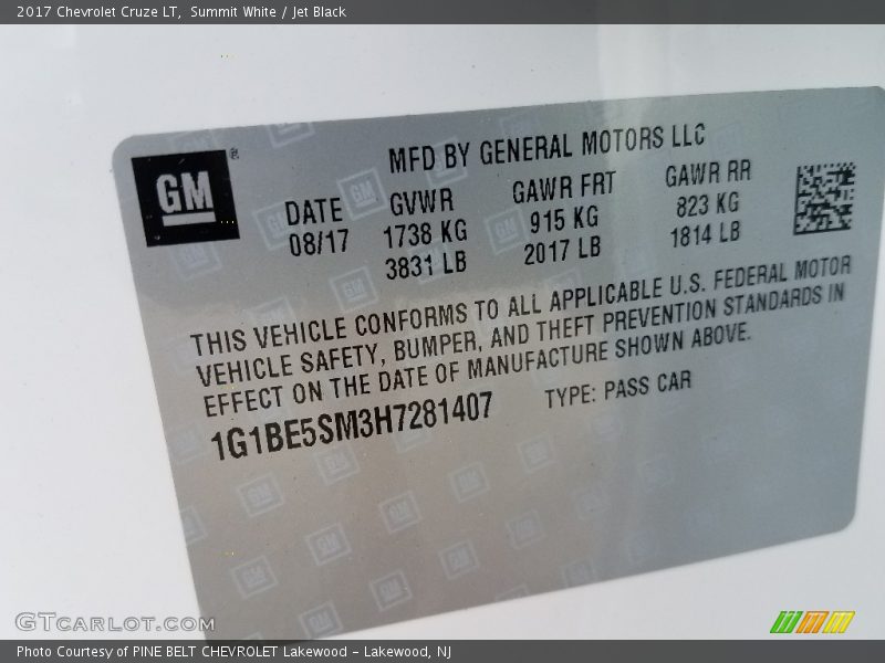 Summit White / Jet Black 2017 Chevrolet Cruze LT