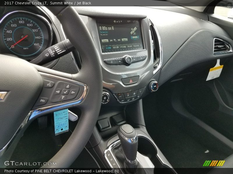 Summit White / Jet Black 2017 Chevrolet Cruze LT