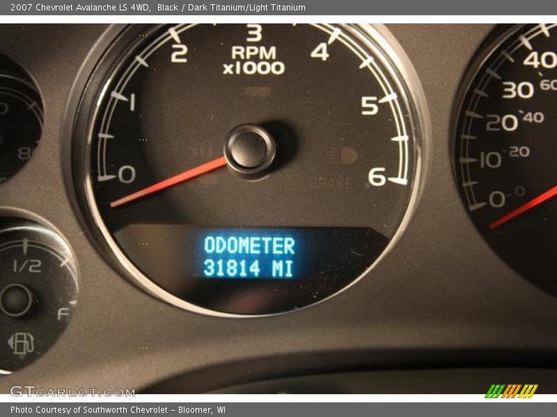 Black / Dark Titanium/Light Titanium 2007 Chevrolet Avalanche LS 4WD