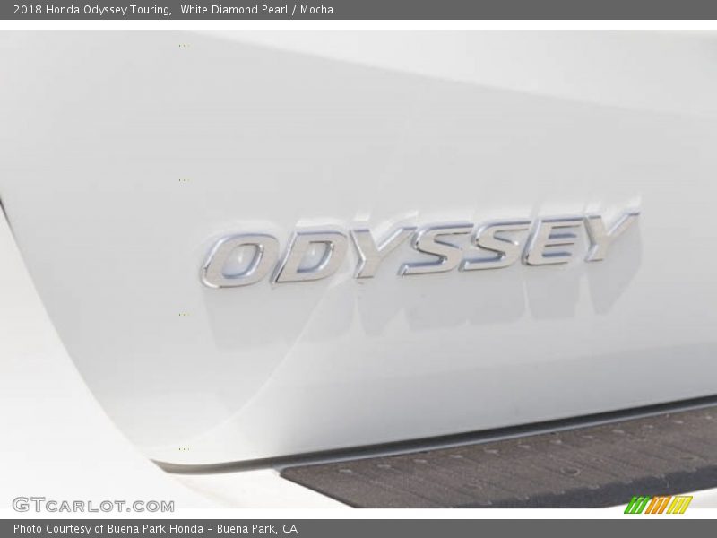 White Diamond Pearl / Mocha 2018 Honda Odyssey Touring