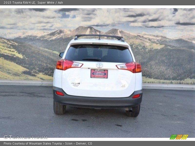 Super White / Ash 2015 Toyota RAV4 LE