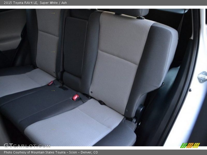 Super White / Ash 2015 Toyota RAV4 LE
