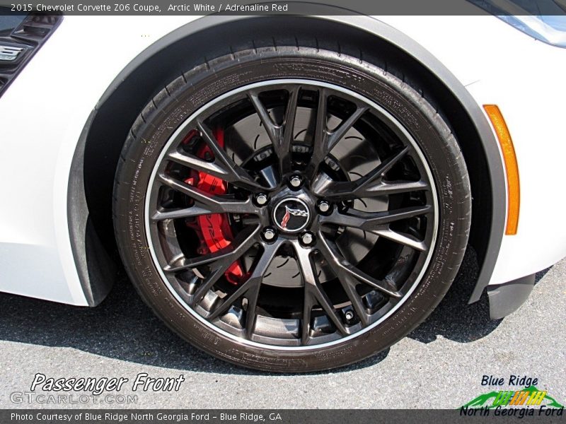 Arctic White / Adrenaline Red 2015 Chevrolet Corvette Z06 Coupe