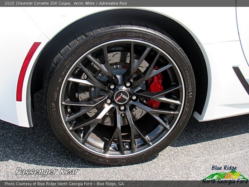 Arctic White / Adrenaline Red 2015 Chevrolet Corvette Z06 Coupe