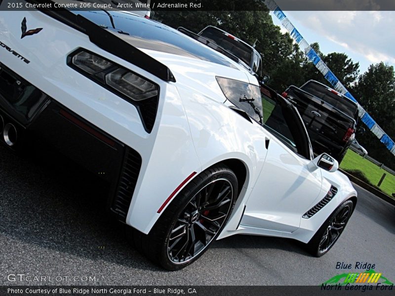 Arctic White / Adrenaline Red 2015 Chevrolet Corvette Z06 Coupe