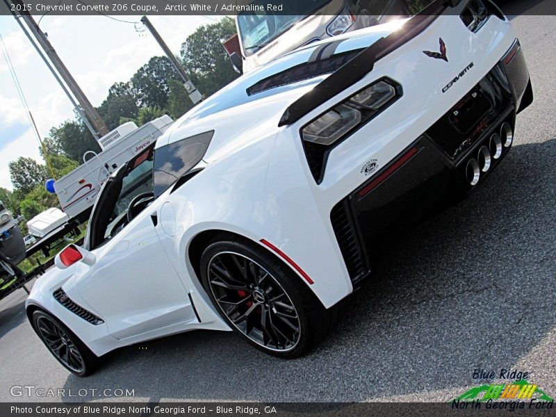 Arctic White / Adrenaline Red 2015 Chevrolet Corvette Z06 Coupe