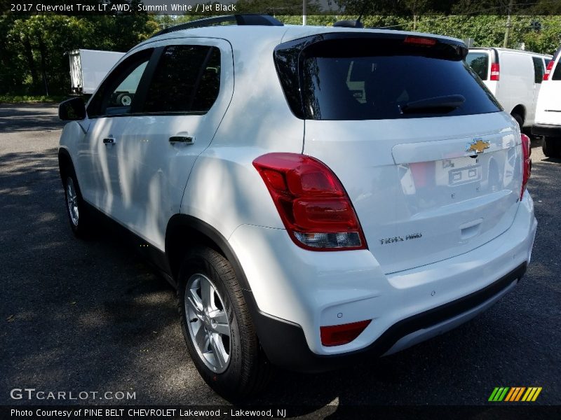 Summit White / Jet Black 2017 Chevrolet Trax LT AWD