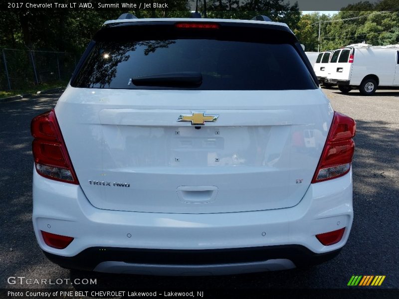 Summit White / Jet Black 2017 Chevrolet Trax LT AWD