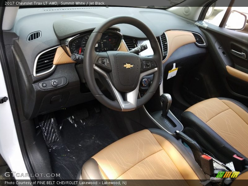 Summit White / Jet Black 2017 Chevrolet Trax LT AWD