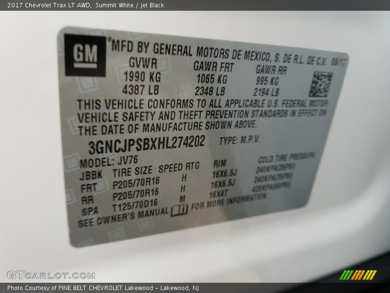 Summit White / Jet Black 2017 Chevrolet Trax LT AWD
