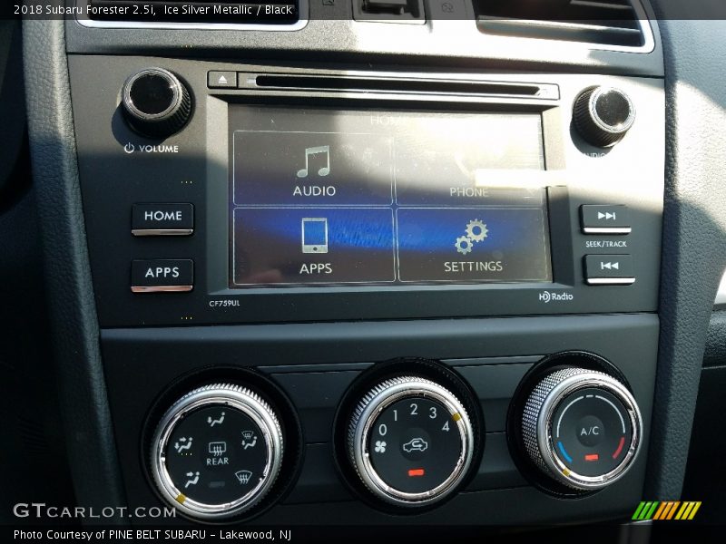 Ice Silver Metallic / Black 2018 Subaru Forester 2.5i
