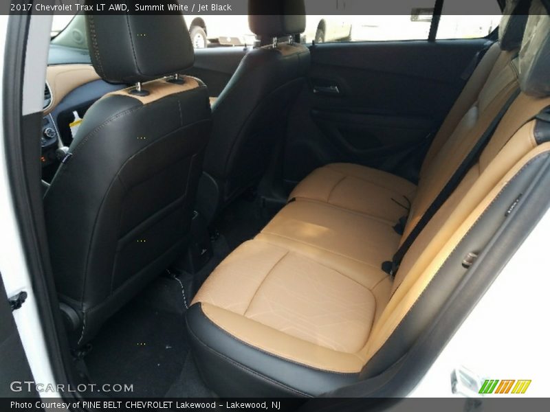 Summit White / Jet Black 2017 Chevrolet Trax LT AWD