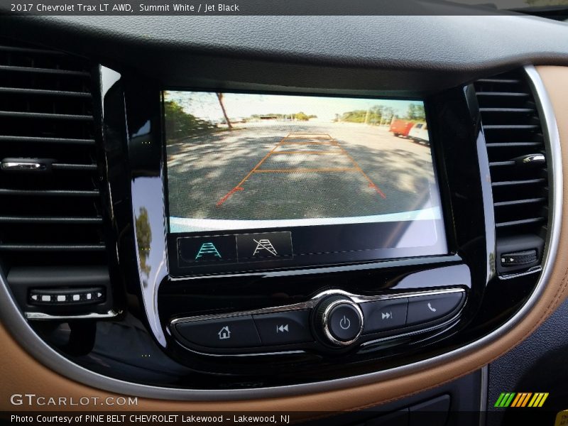 Summit White / Jet Black 2017 Chevrolet Trax LT AWD