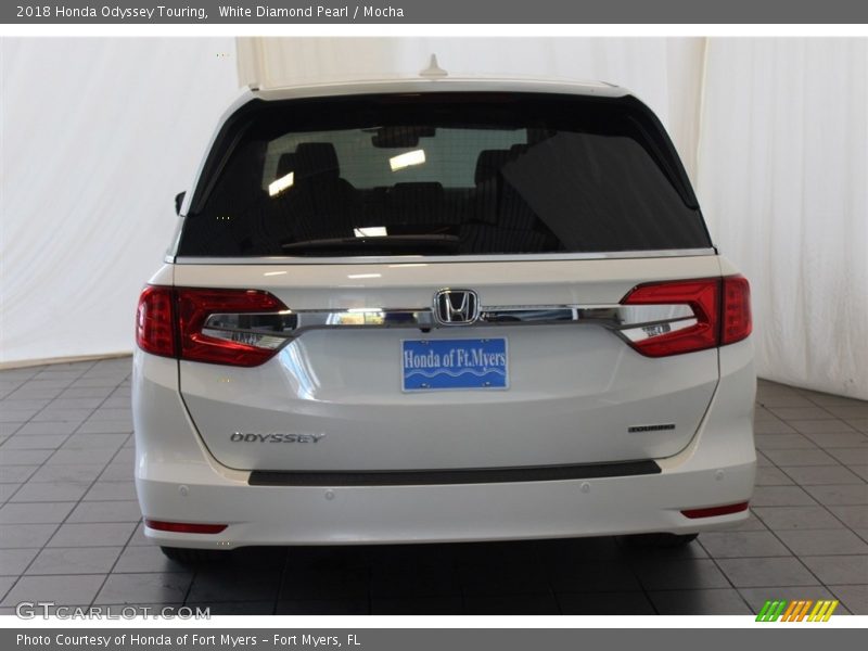 White Diamond Pearl / Mocha 2018 Honda Odyssey Touring