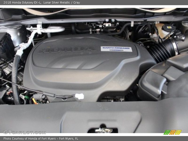 Lunar Silver Metallic / Gray 2018 Honda Odyssey EX-L