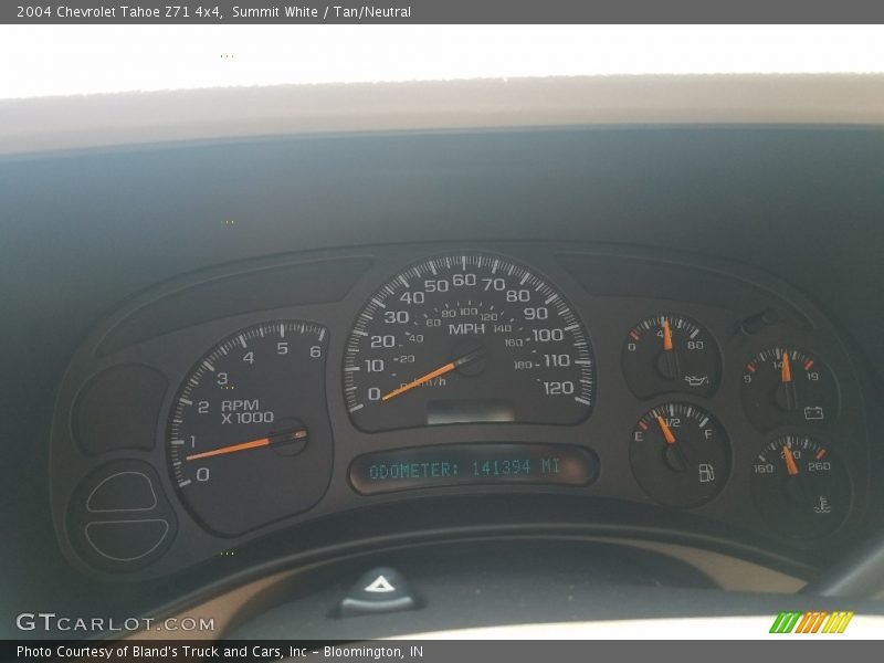Summit White / Tan/Neutral 2004 Chevrolet Tahoe Z71 4x4