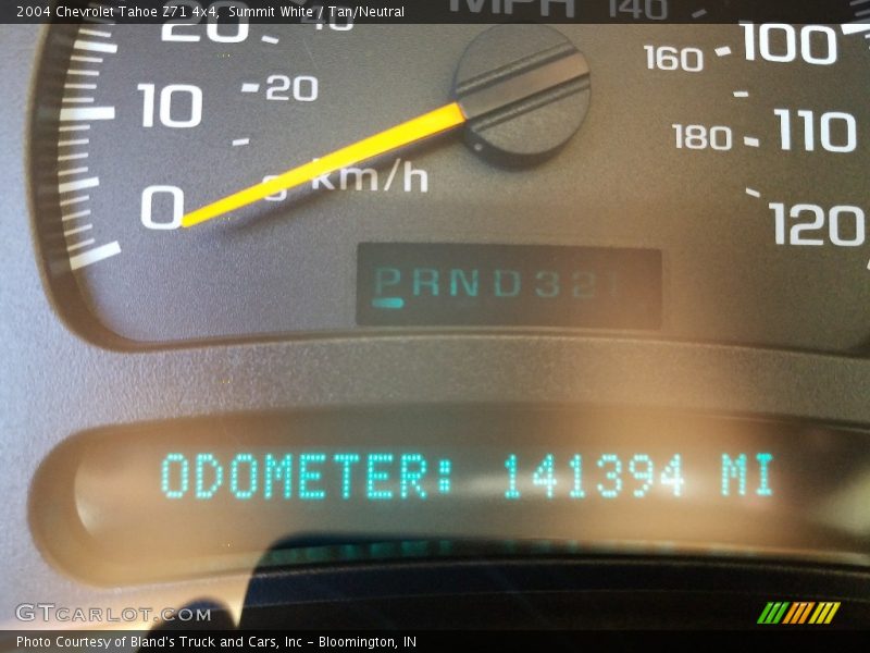 Summit White / Tan/Neutral 2004 Chevrolet Tahoe Z71 4x4