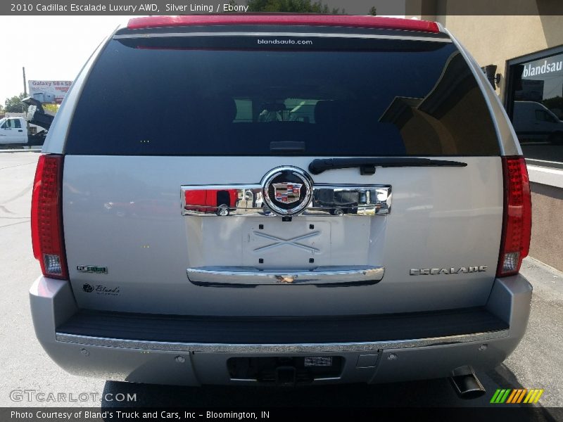 Silver Lining / Ebony 2010 Cadillac Escalade Luxury AWD