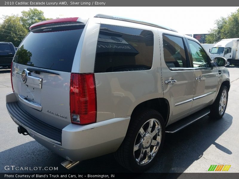 Silver Lining / Ebony 2010 Cadillac Escalade Luxury AWD