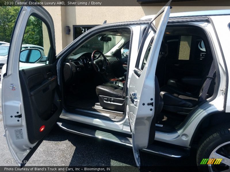 Silver Lining / Ebony 2010 Cadillac Escalade Luxury AWD
