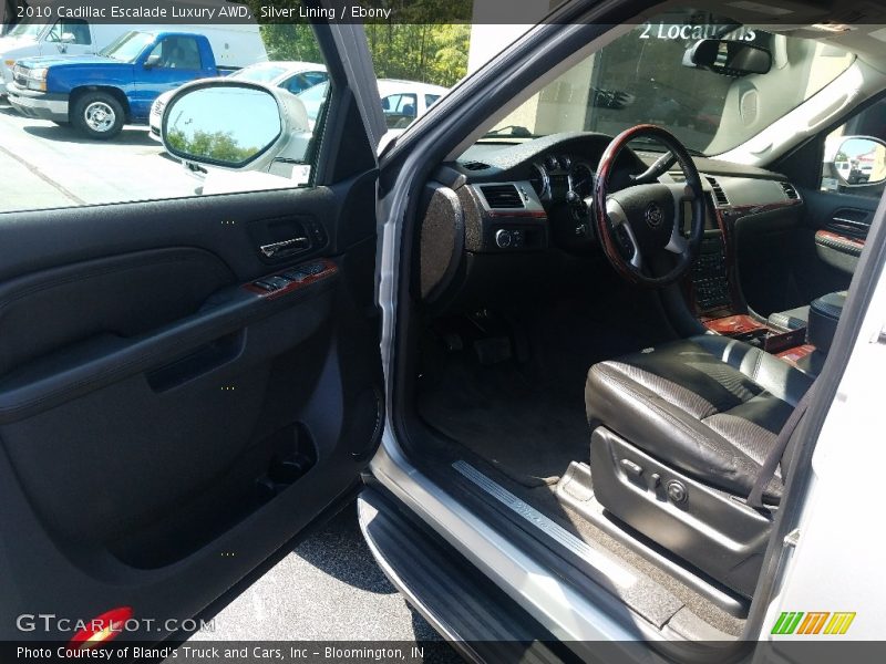 Silver Lining / Ebony 2010 Cadillac Escalade Luxury AWD