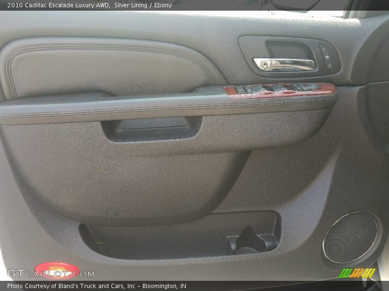 Silver Lining / Ebony 2010 Cadillac Escalade Luxury AWD