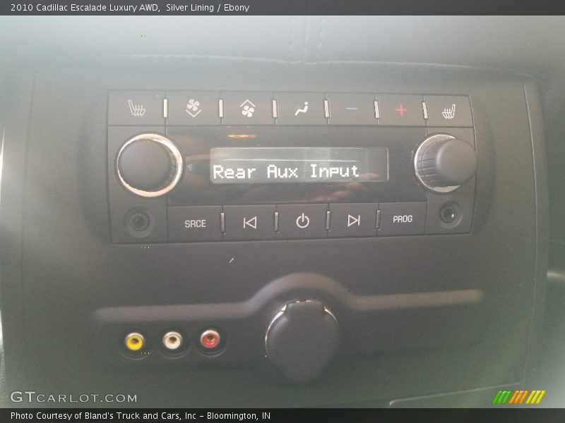 Silver Lining / Ebony 2010 Cadillac Escalade Luxury AWD