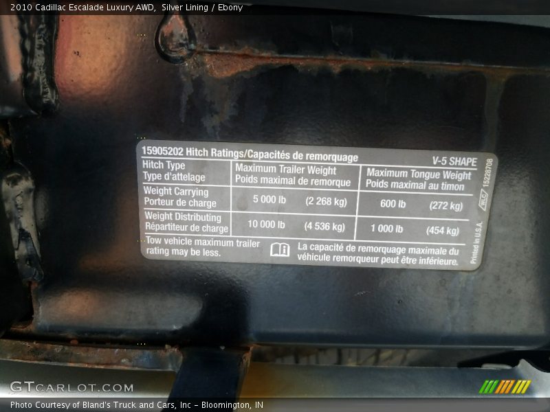 Silver Lining / Ebony 2010 Cadillac Escalade Luxury AWD