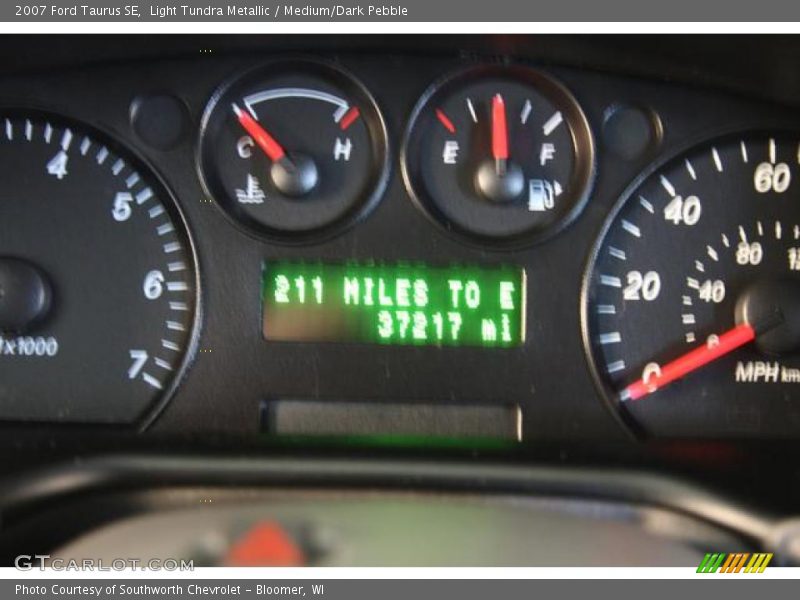 Light Tundra Metallic / Medium/Dark Pebble 2007 Ford Taurus SE