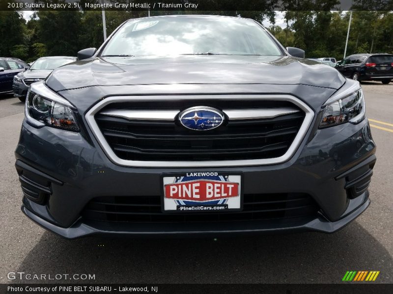Magnetite Gray Metallic / Titanium Gray 2018 Subaru Legacy 2.5i