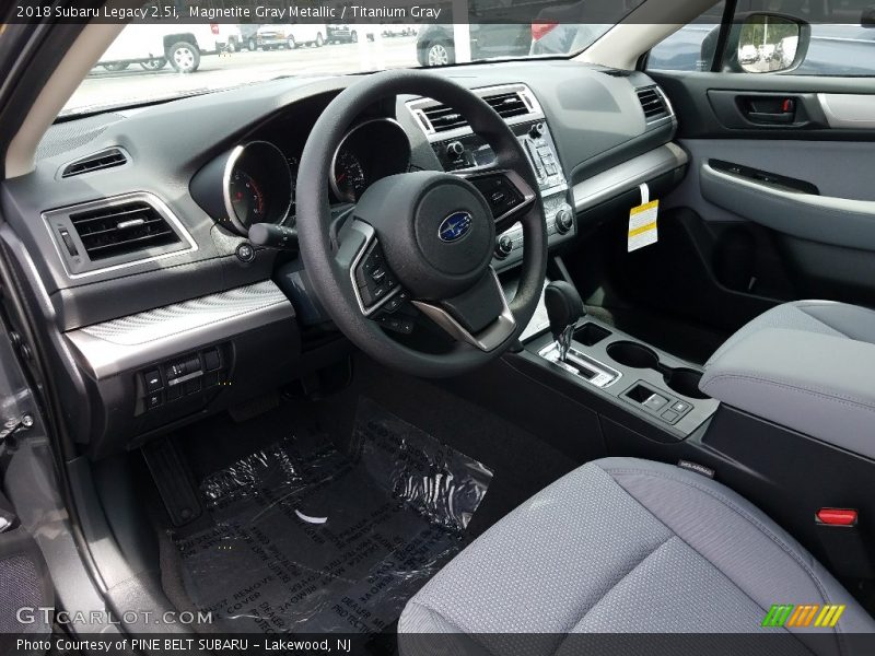 Magnetite Gray Metallic / Titanium Gray 2018 Subaru Legacy 2.5i