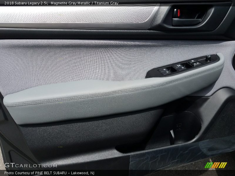 Magnetite Gray Metallic / Titanium Gray 2018 Subaru Legacy 2.5i