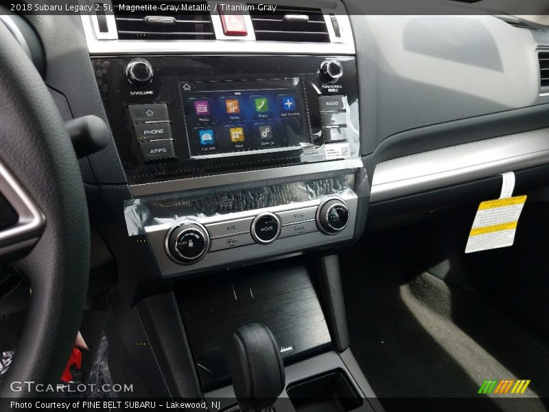Magnetite Gray Metallic / Titanium Gray 2018 Subaru Legacy 2.5i