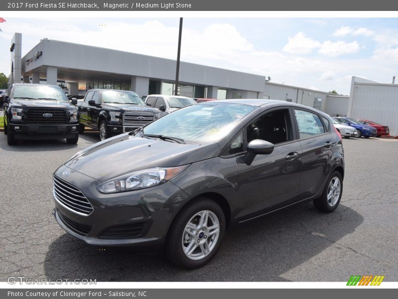 Magnetic / Medium Light Stone 2017 Ford Fiesta SE Hatchback