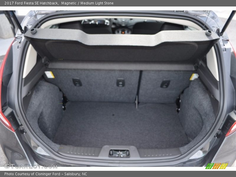 Magnetic / Medium Light Stone 2017 Ford Fiesta SE Hatchback