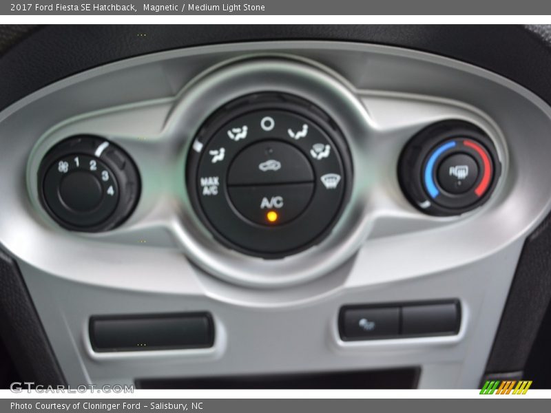 Magnetic / Medium Light Stone 2017 Ford Fiesta SE Hatchback