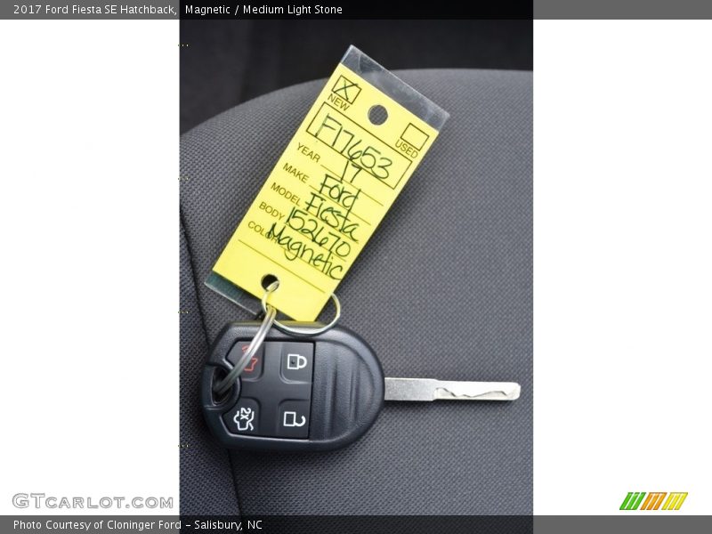 Magnetic / Medium Light Stone 2017 Ford Fiesta SE Hatchback