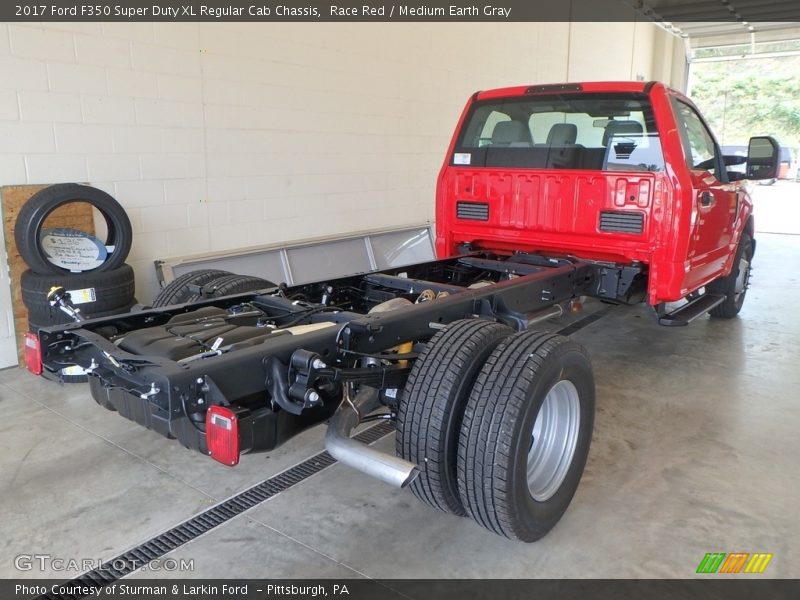 Race Red / Medium Earth Gray 2017 Ford F350 Super Duty XL Regular Cab Chassis