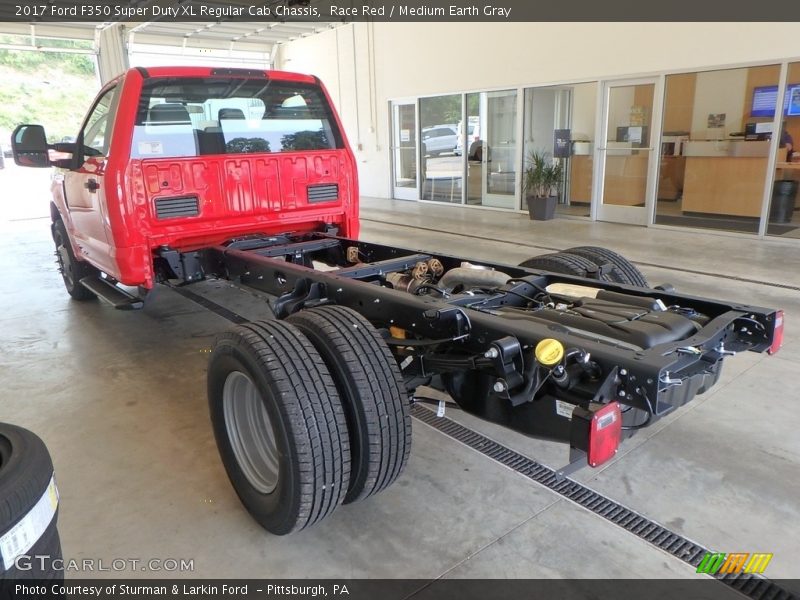 Race Red / Medium Earth Gray 2017 Ford F350 Super Duty XL Regular Cab Chassis