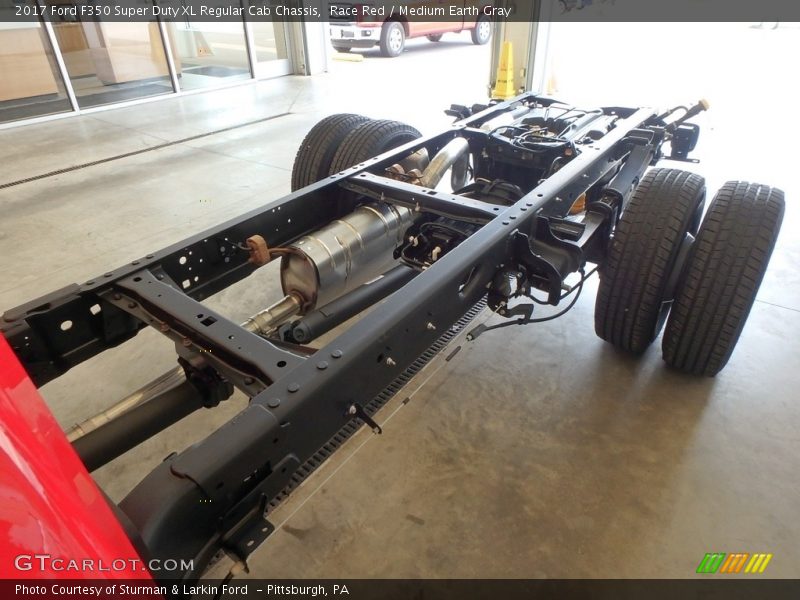 Race Red / Medium Earth Gray 2017 Ford F350 Super Duty XL Regular Cab Chassis