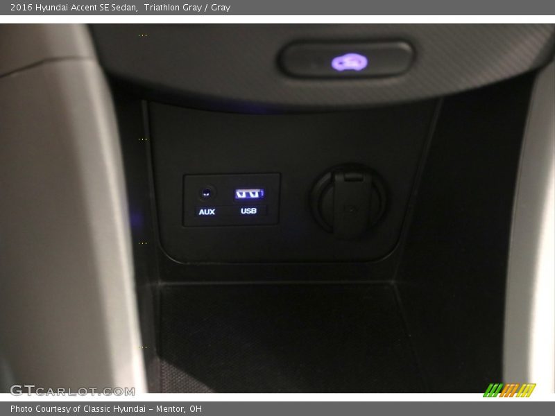 Triathlon Gray / Gray 2016 Hyundai Accent SE Sedan