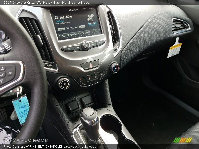 Mosaic Black Metallic / Jet Black 2017 Chevrolet Cruze LT