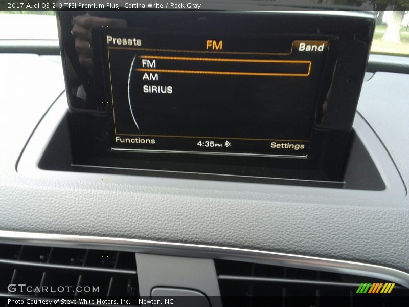 Cortina White / Rock Gray 2017 Audi Q3 2.0 TFSI Premium Plus