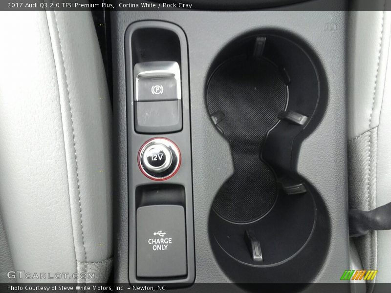 Cortina White / Rock Gray 2017 Audi Q3 2.0 TFSI Premium Plus