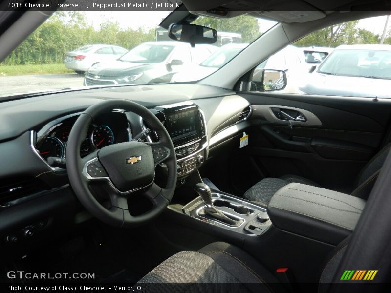 Pepperdust Metallic / Jet Black 2018 Chevrolet Traverse LT