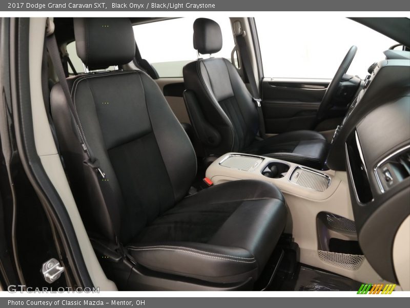 Black Onyx / Black/Light Graystone 2017 Dodge Grand Caravan SXT