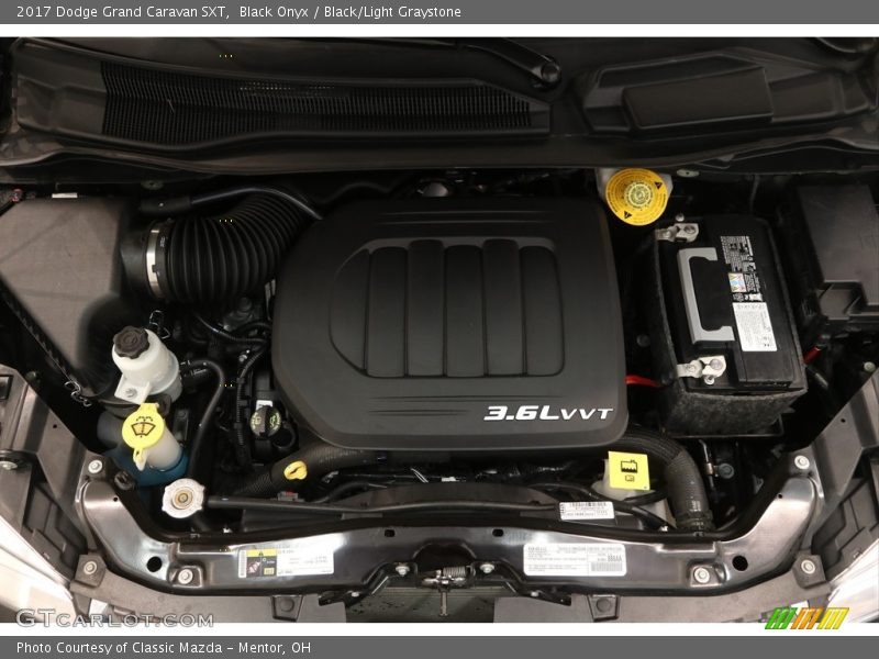 Black Onyx / Black/Light Graystone 2017 Dodge Grand Caravan SXT